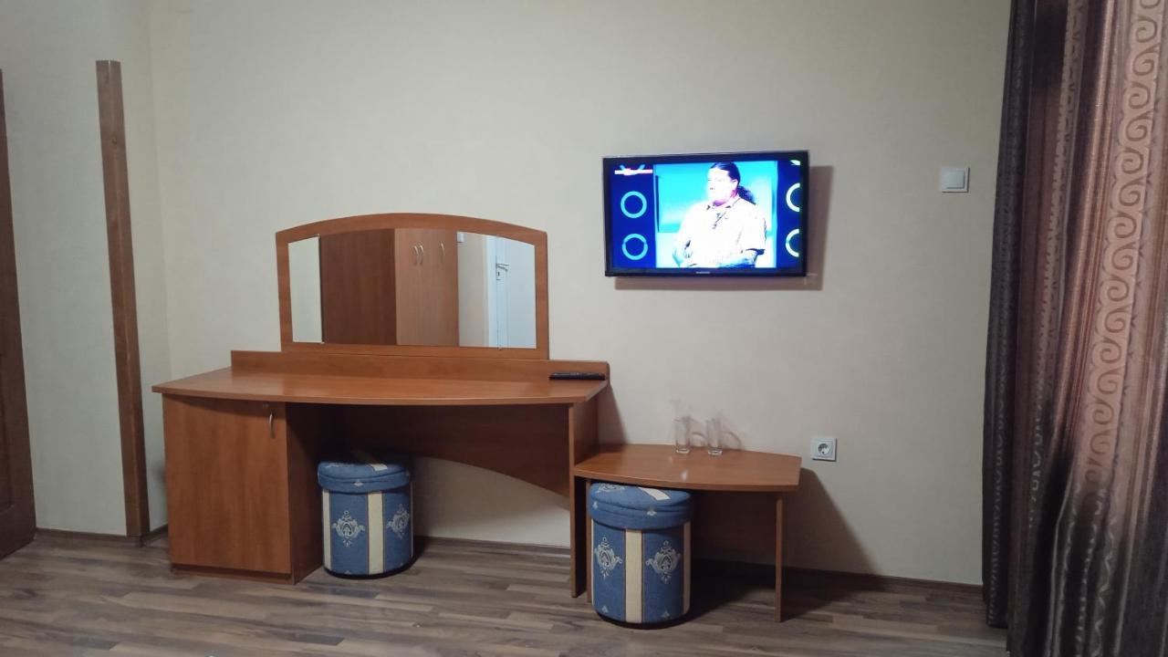 Семеен Хотел Национал Mineralni Bani Kültér fotó
